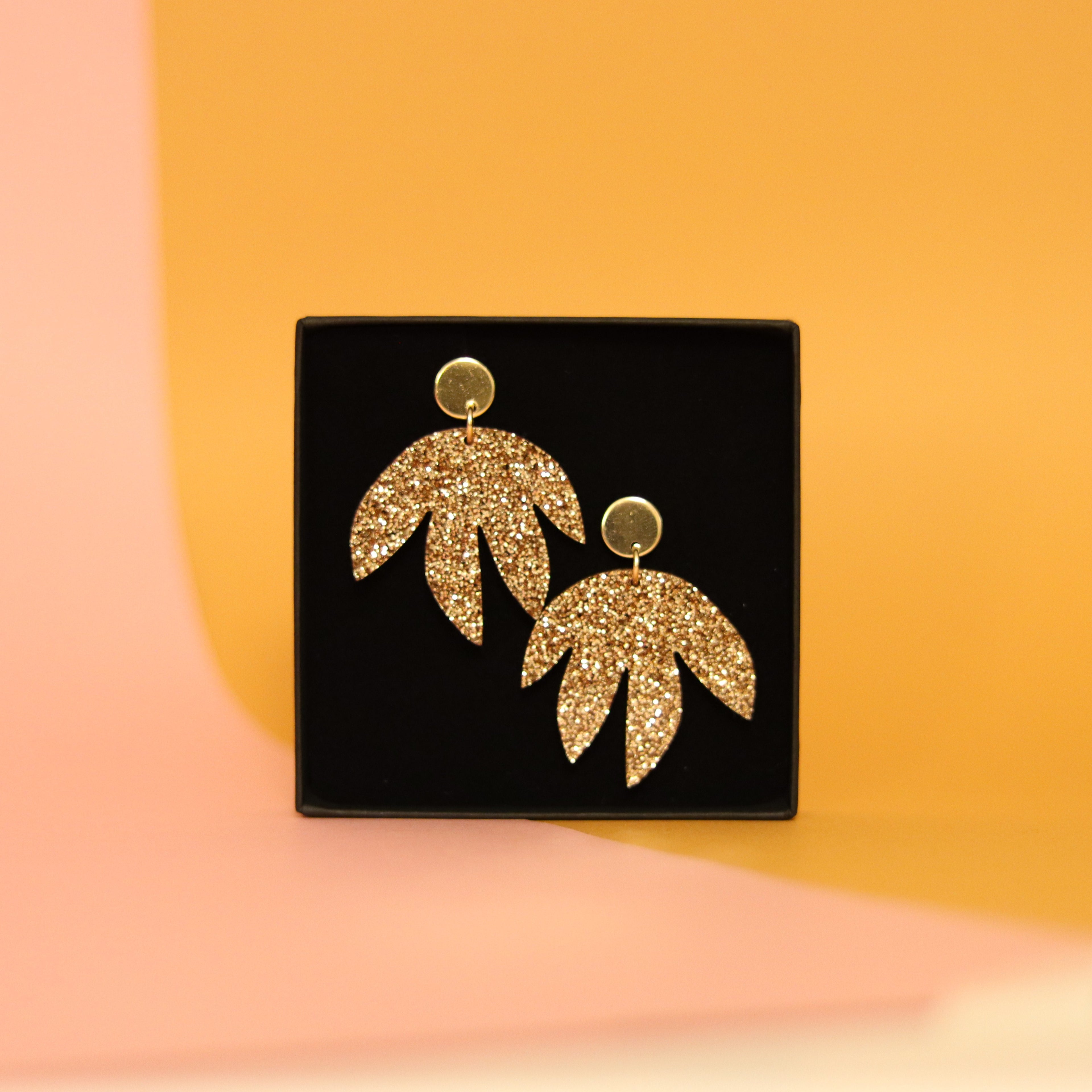 Uinuva Kukka Korvakorut