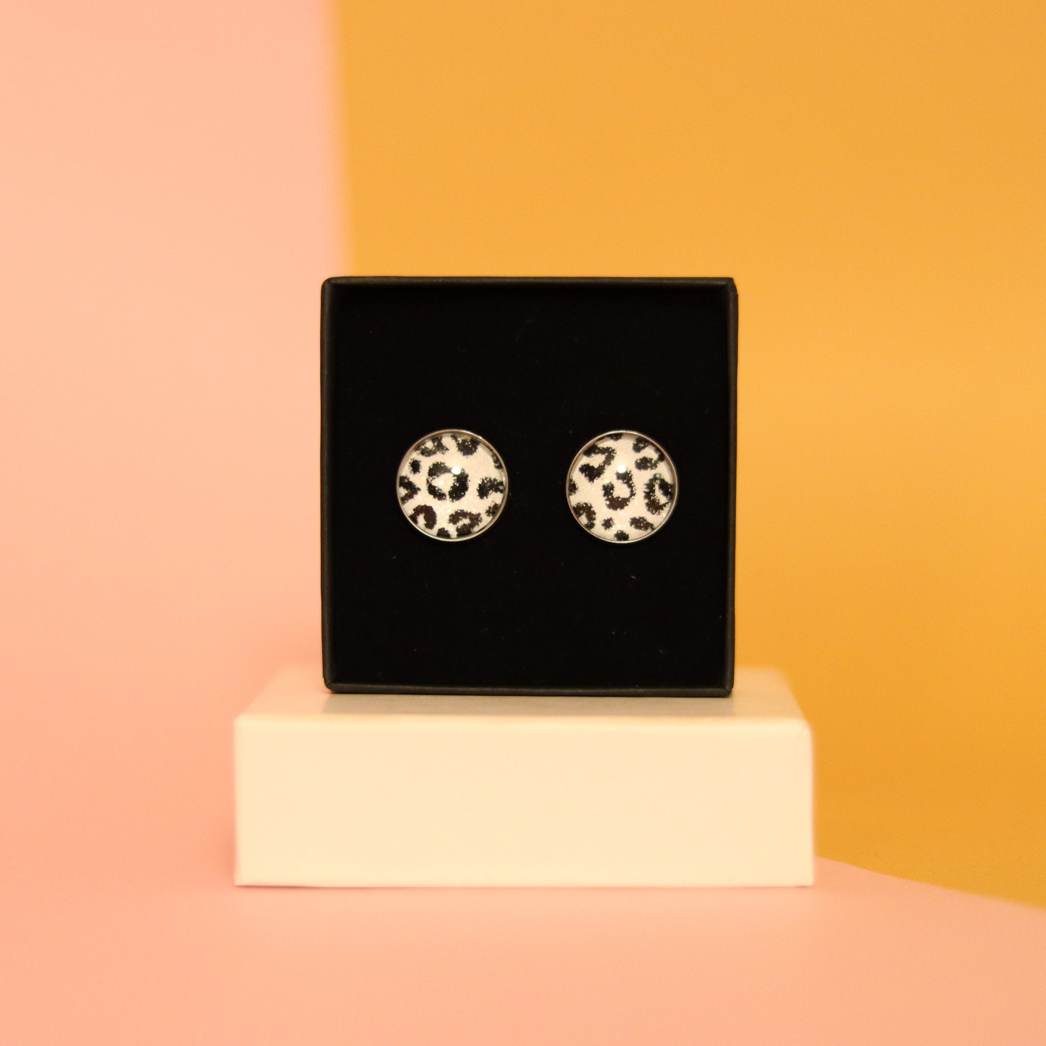 Säihke Nappikorvakorut