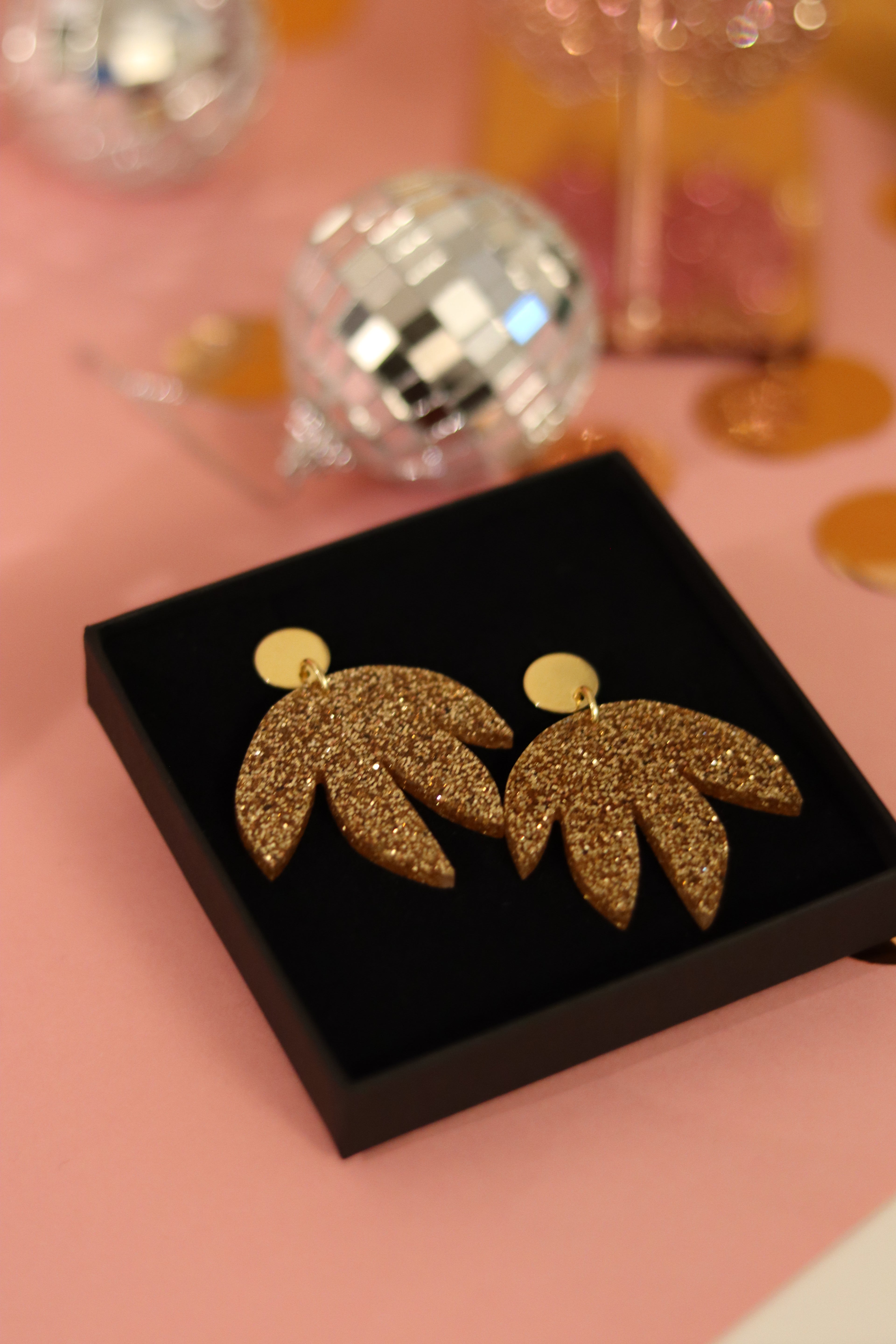 Uinuva Kukka Korvakorut