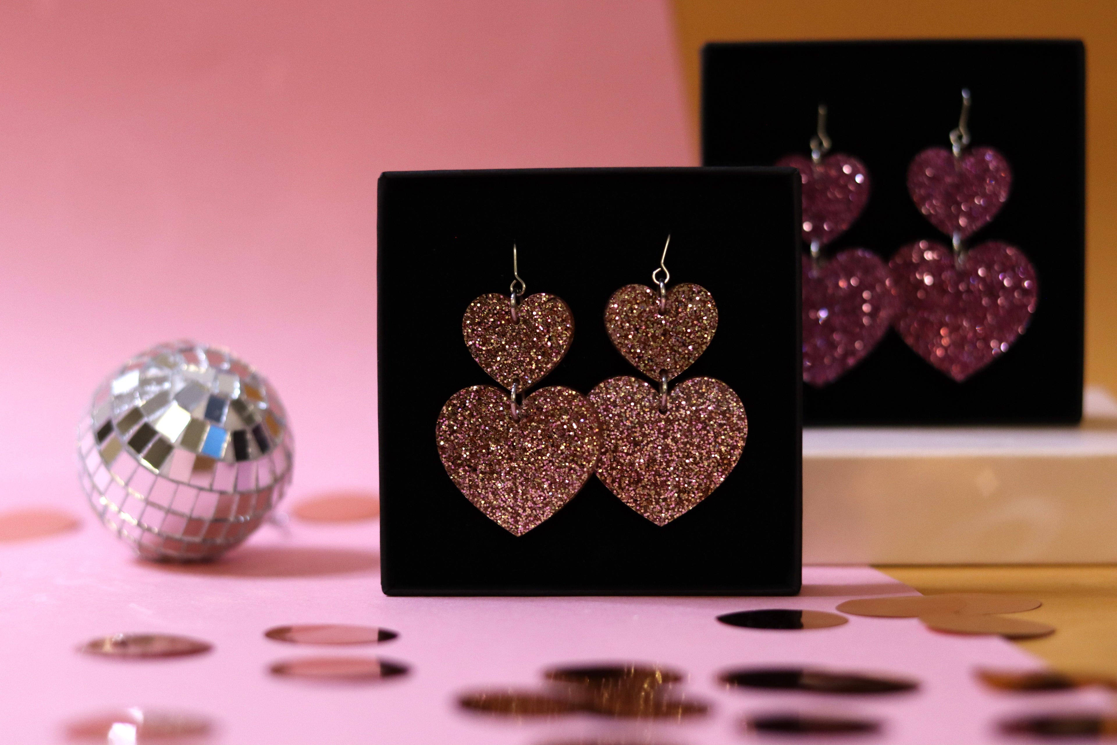 Pelkkää Lovee Korvakorut