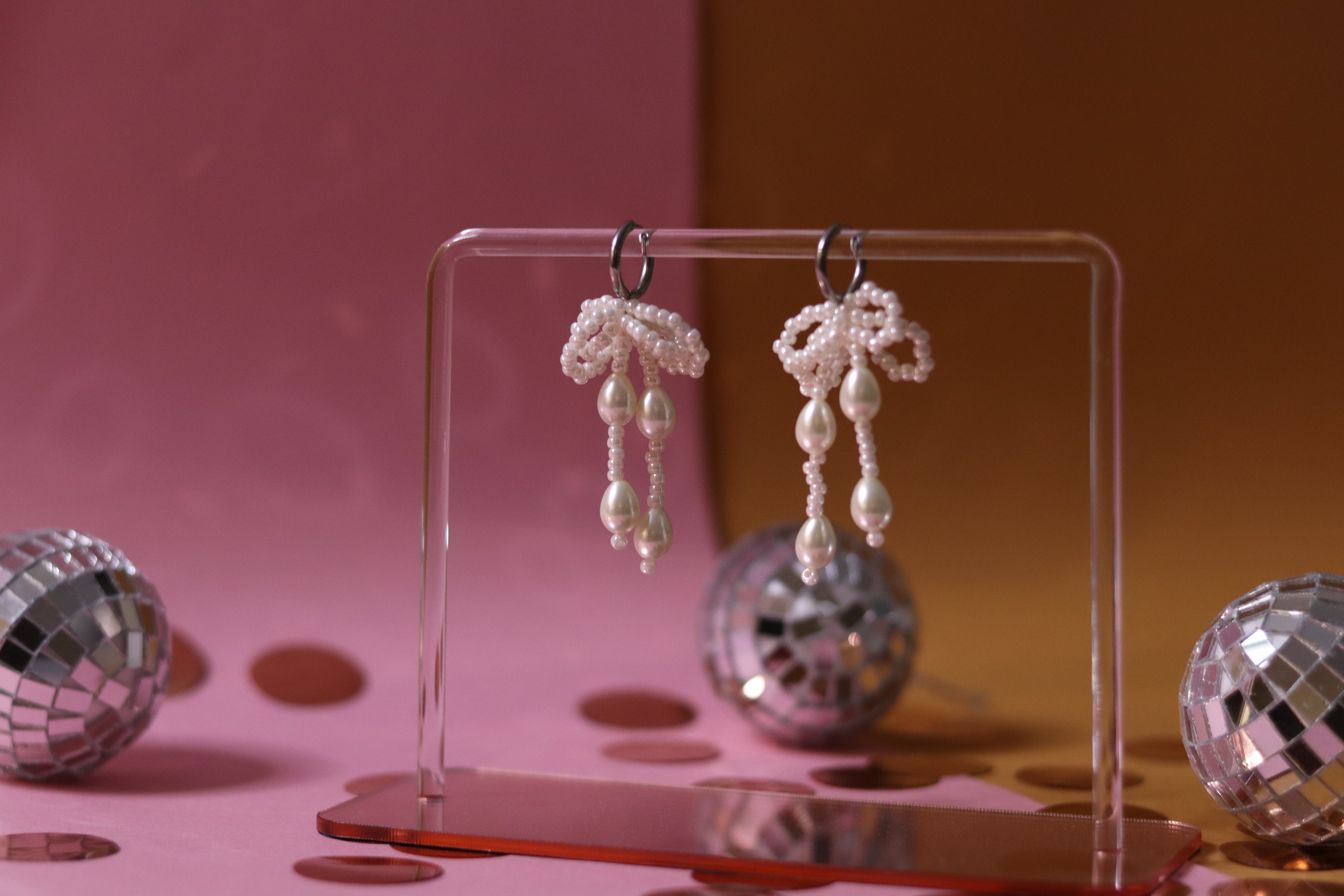 Helmirusetti Korvakorut