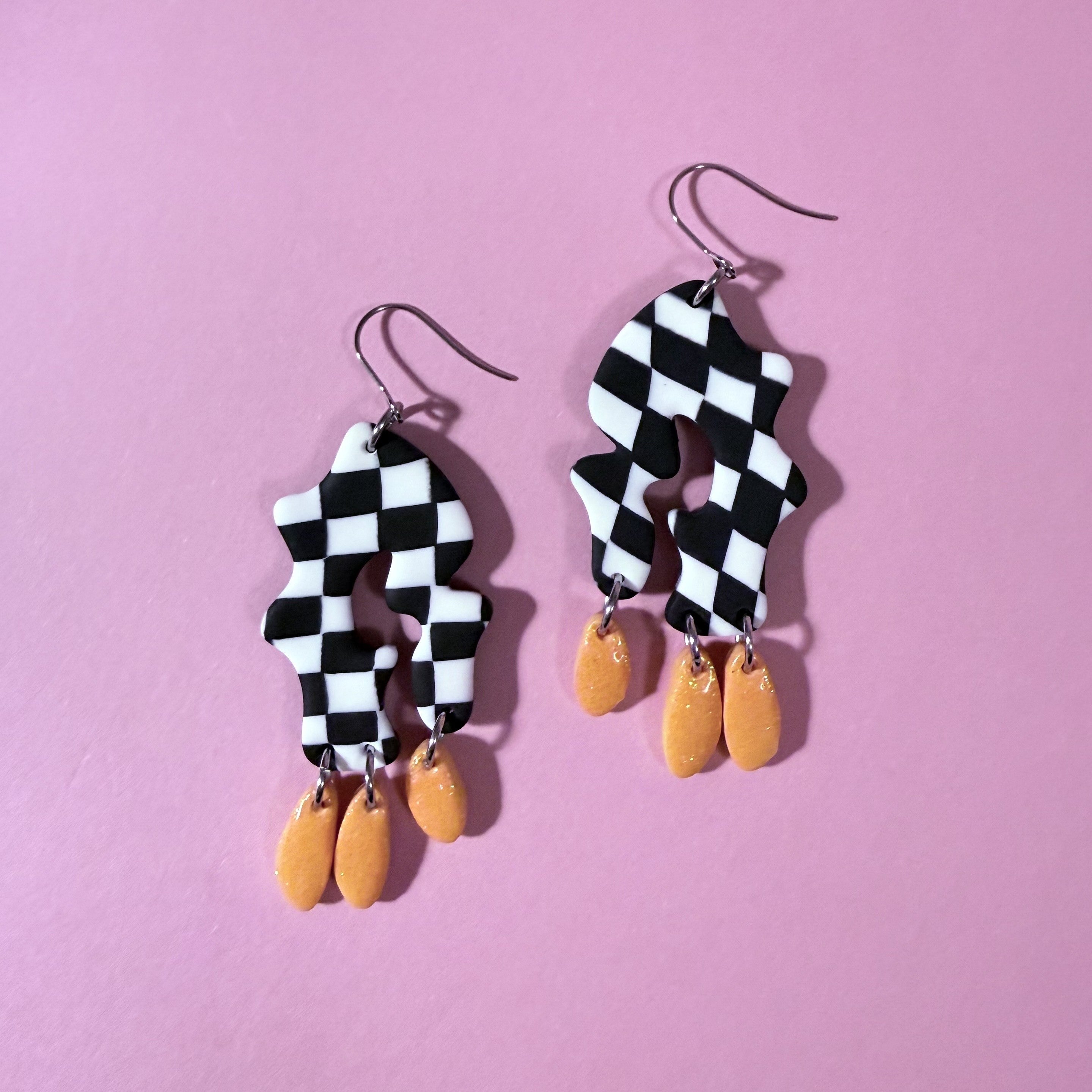 Funky Checkerboard Korvakorut