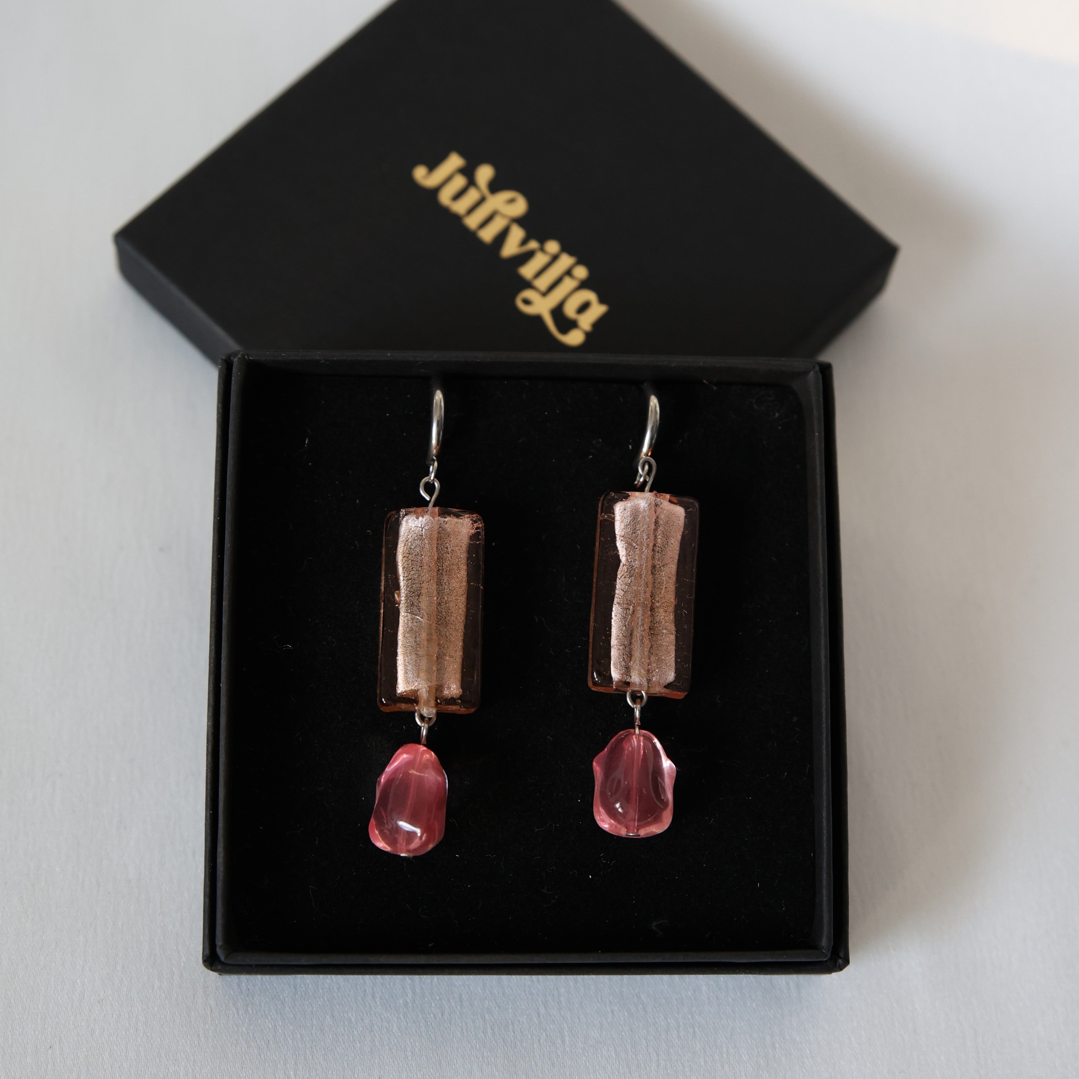 Lasihelmi Korvakorut