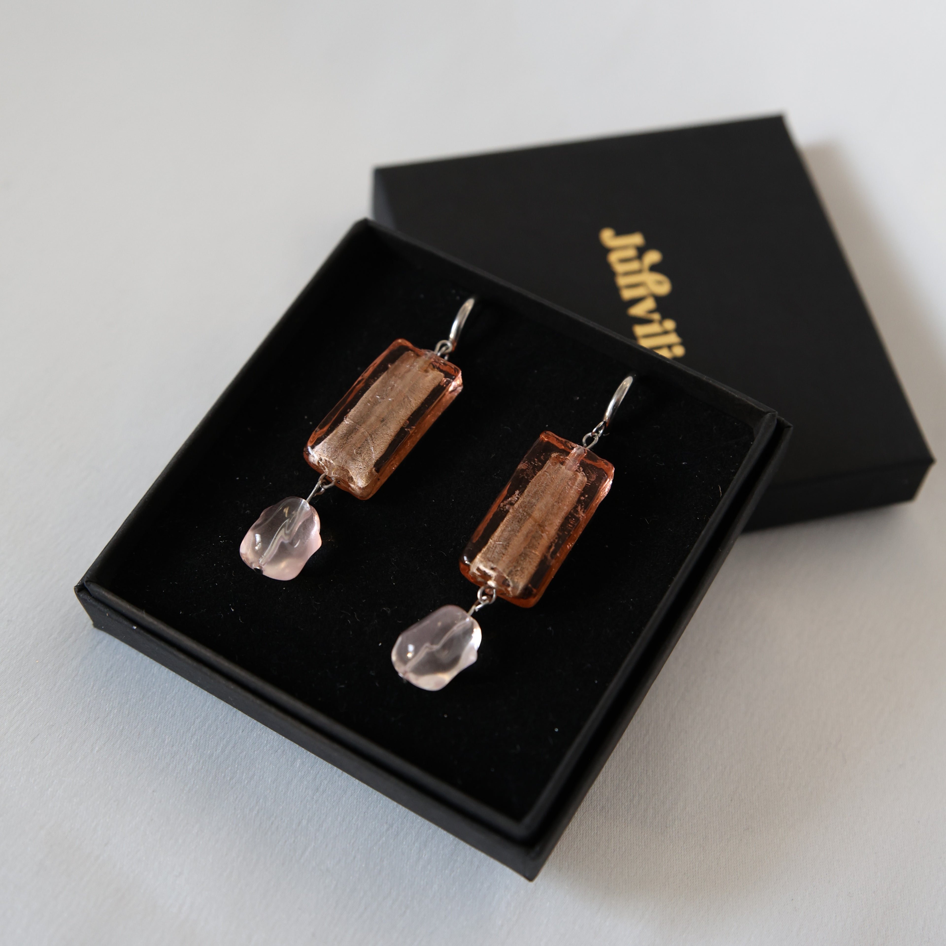 Lasihelmi Korvakorut